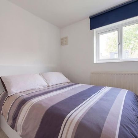 Lovely 2-Bed 15 Minutes To Central London Exterior foto