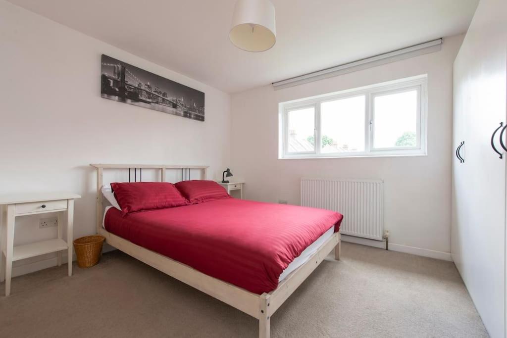 Lovely 2-Bed 15 Minutes To Central London Exterior foto