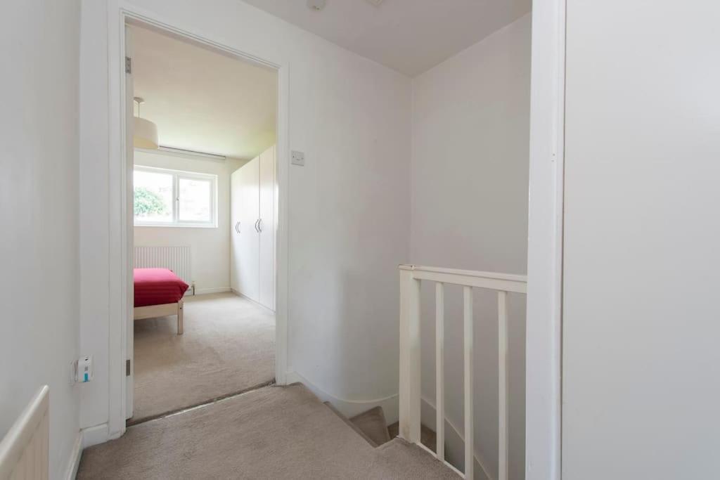 Lovely 2-Bed 15 Minutes To Central London Exterior foto