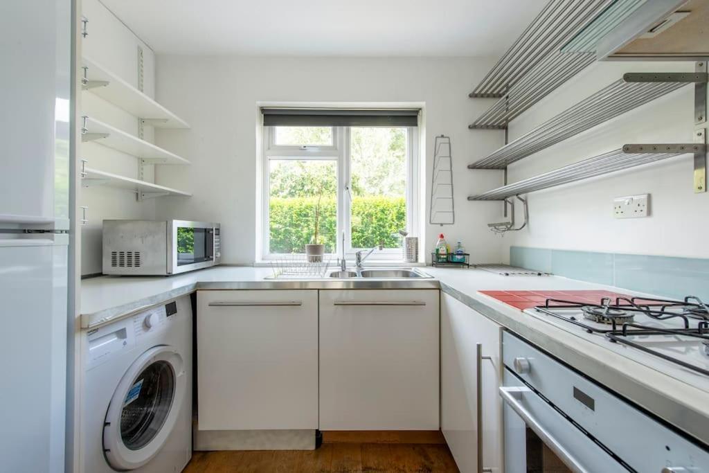 Lovely 2-Bed 15 Minutes To Central London Exterior foto