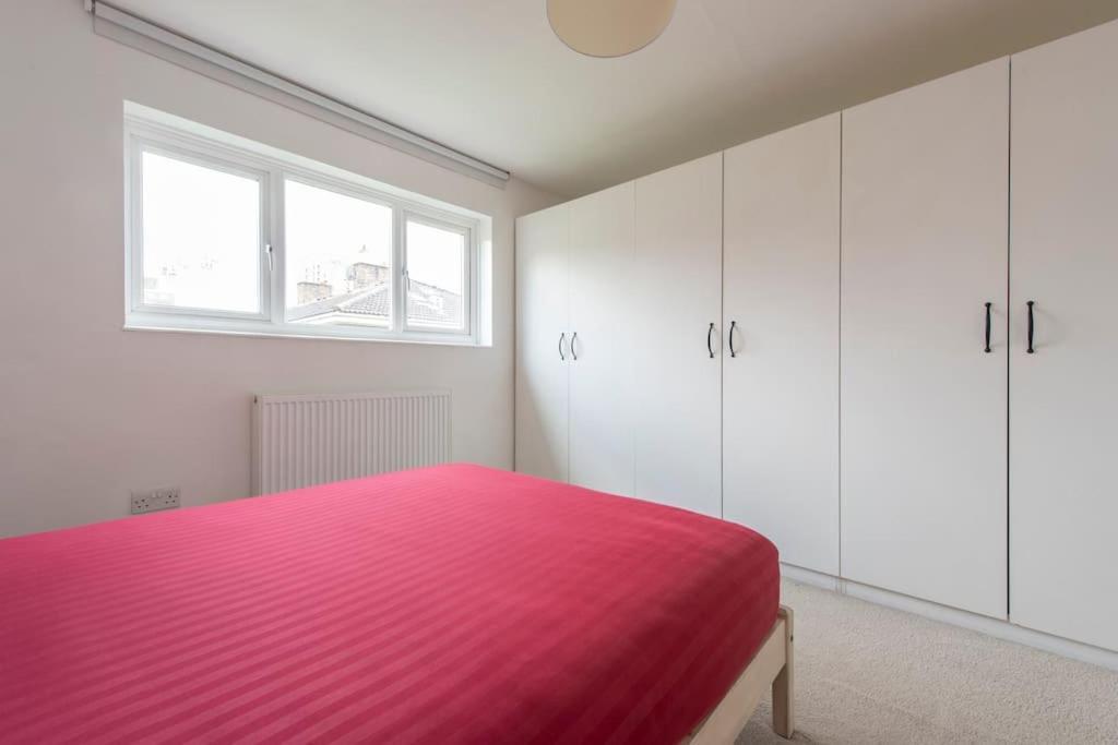 Lovely 2-Bed 15 Minutes To Central London Exterior foto