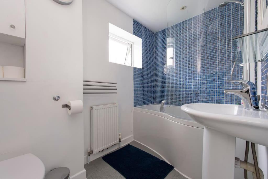 Lovely 2-Bed 15 Minutes To Central London Exterior foto