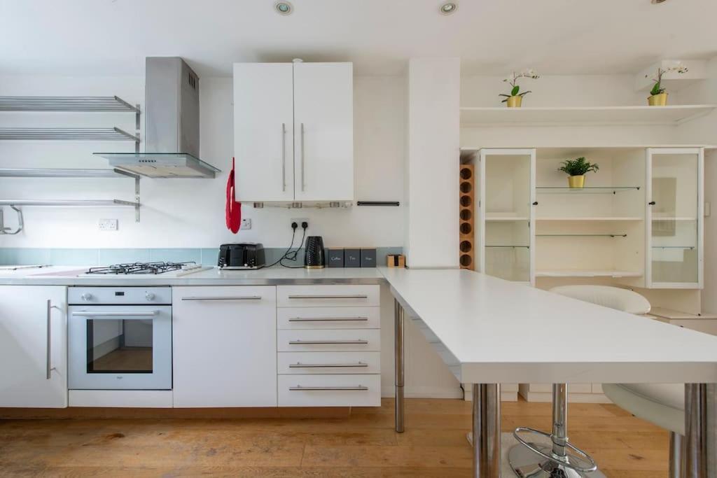Lovely 2-Bed 15 Minutes To Central London Exterior foto