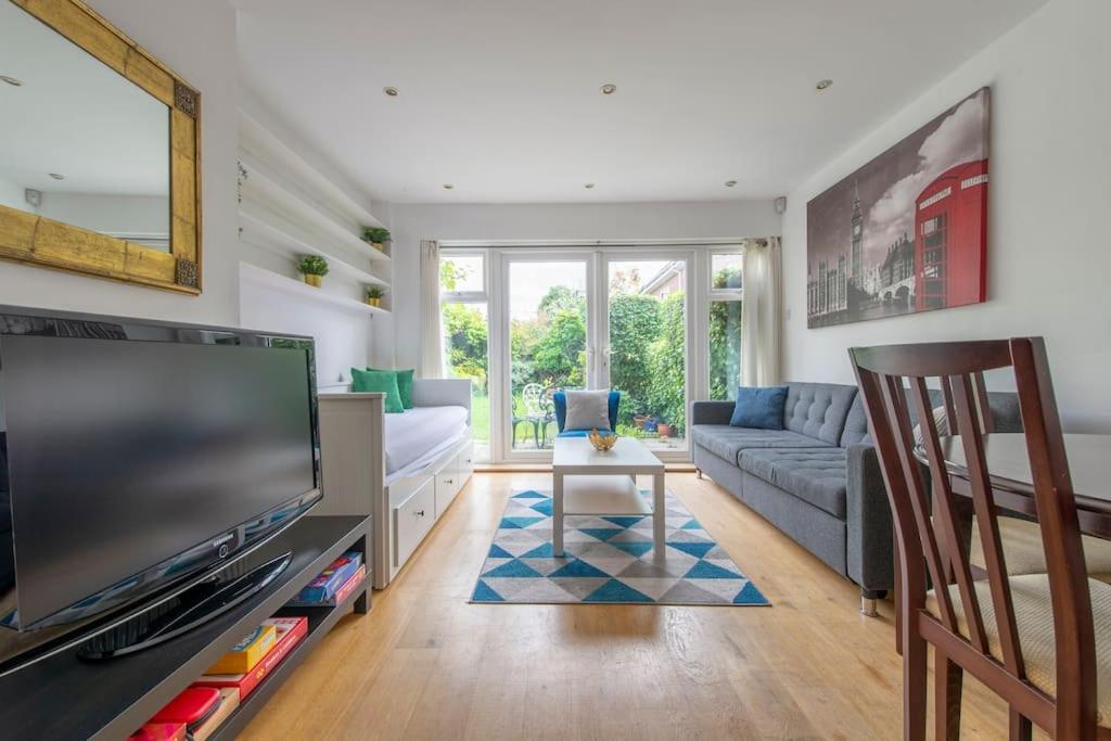 Lovely 2-Bed 15 Minutes To Central London Exterior foto