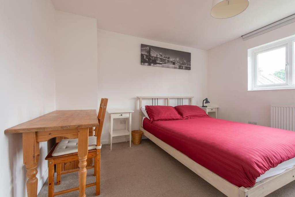 Lovely 2-Bed 15 Minutes To Central London Exterior foto