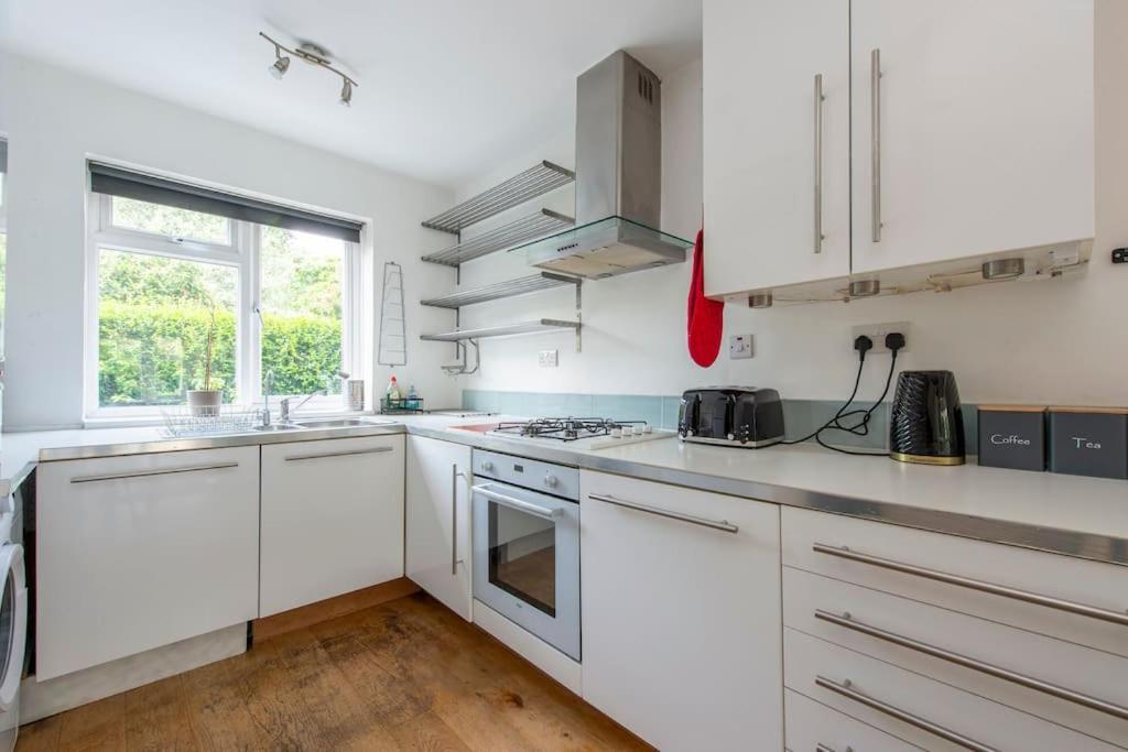 Lovely 2-Bed 15 Minutes To Central London Exterior foto