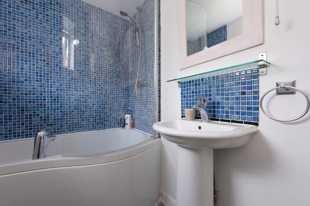 Lovely 2-Bed 15 Minutes To Central London Exterior foto