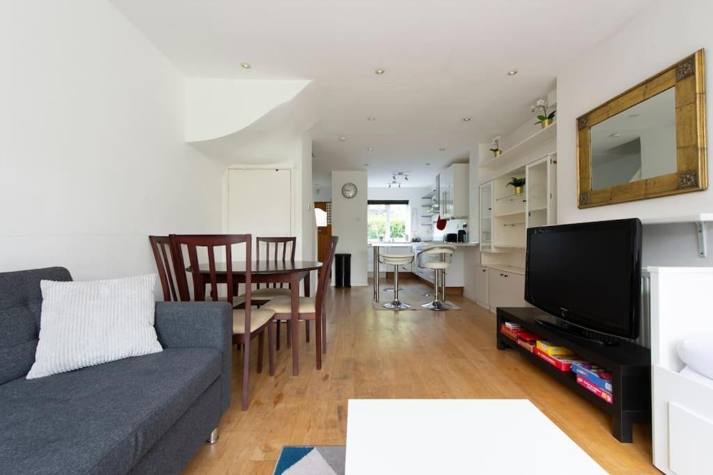Lovely 2-Bed 15 Minutes To Central London Exterior foto